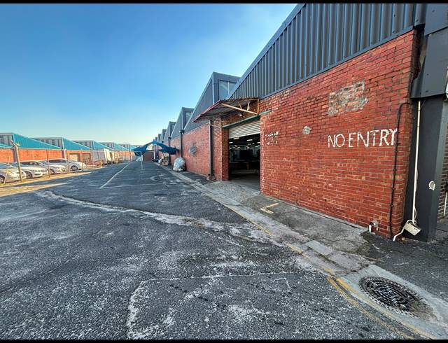 2,875M² WAREHOUSE TO LET IN PAROW INDUSTRIAL
